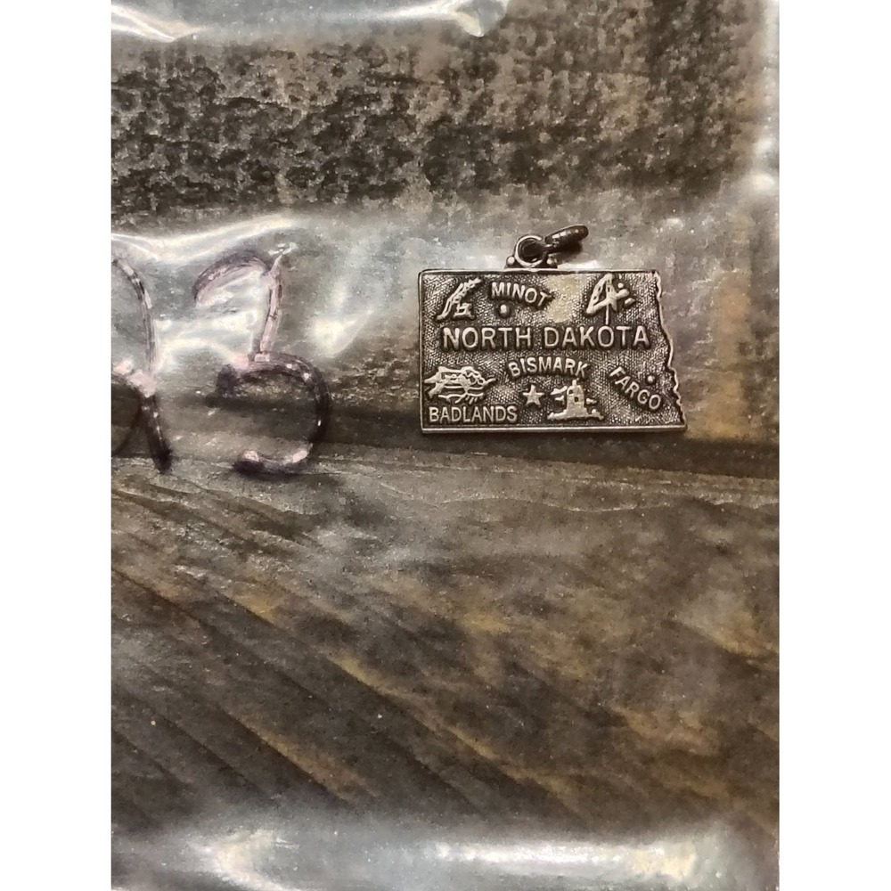 Vintage Sterling Silver North Dakota State Travel Souvenir Charm Pendant 925
